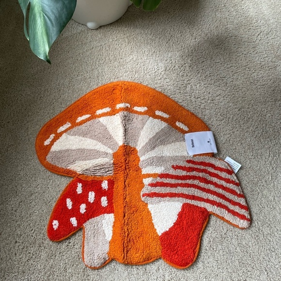 NWT Urban Outfitters Home Mushroom Tufted Shag Bath Mat - Picture 4 of 13